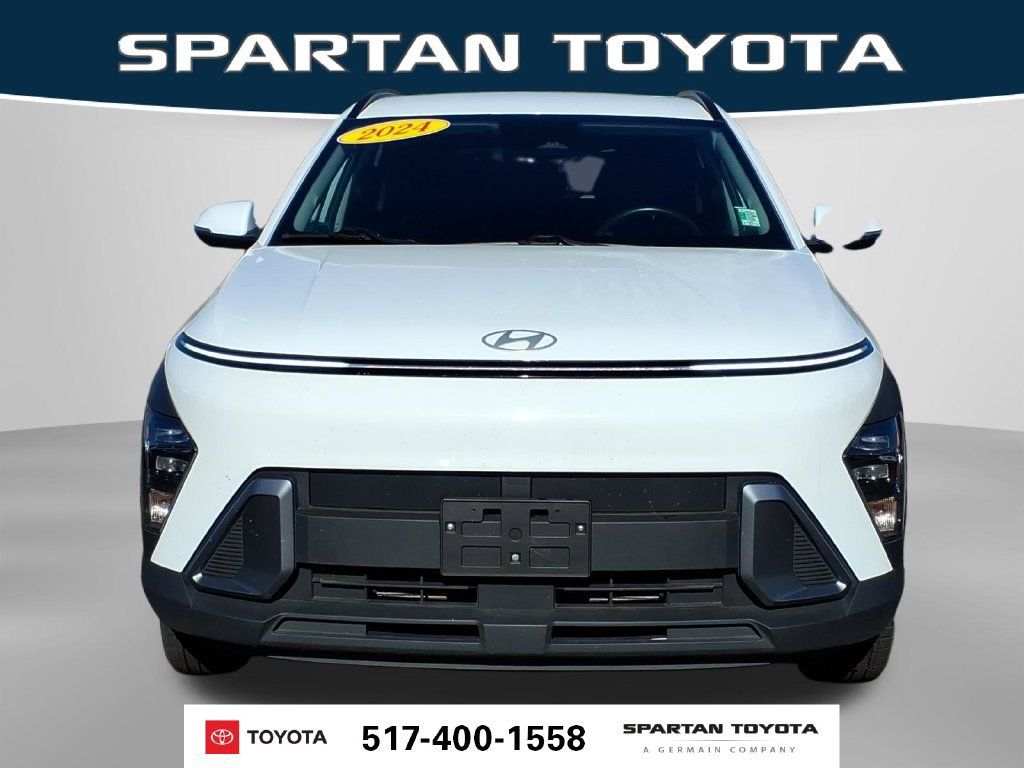 Used 2024 Hyundai Kona SEL AWD/4WD image 3