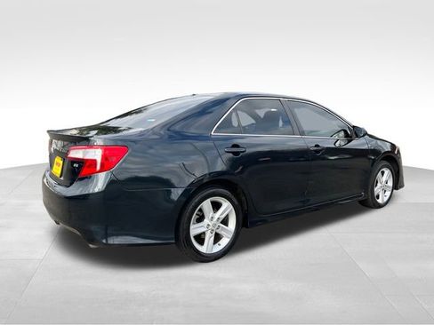 Used 2013 Toyota Camry SE image 7