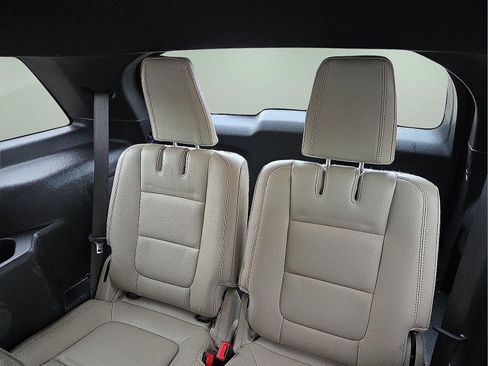 Used 2011 Ford Explorer XLT w/ 202A Rapid Spec Order Code image 11