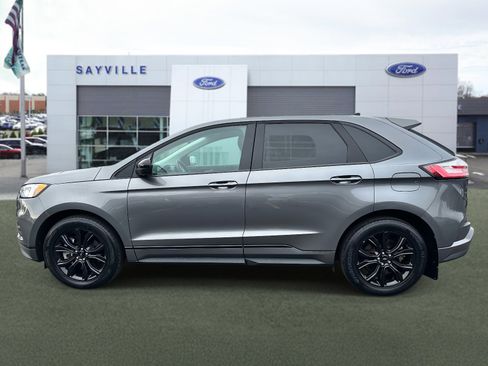 Used 2023 Ford Edge SE w/ Black Appearance Package image 2