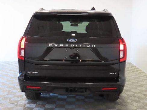 Used 2025 Ford Expedition Max Active AWD/4WD image 3