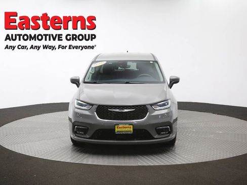 Used 2023 Chrysler Pacifica Touring-L FWD image 53