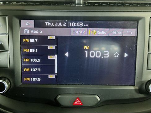 Used 2025 Kia Soul LX w/ LX Technology Package FWD image 21