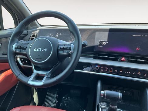 Used 2025 Kia Sportage SX AWD/4WD image 12