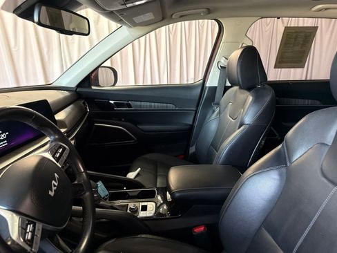 Used 2023 Kia Telluride EX w/ EX Captain's Chair Package FWD image 16