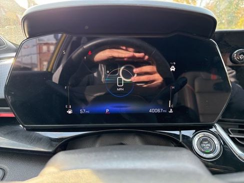 Used 2024 Chevrolet Trax RS w/ Sunroof Package image 25