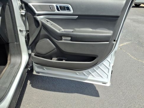 Used 2013 Ford Explorer XLT FWD image 13