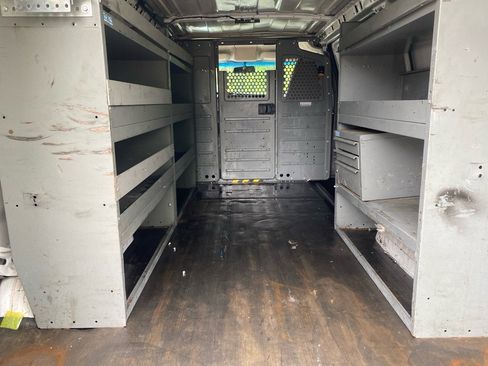 Used 2020 Chevrolet Express 3500 w/ Driver Convenience Package RWD image 16
