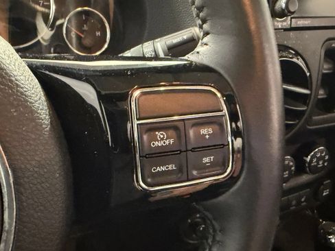 Used 2015 Jeep Wrangler Unlimited Sahara AWD/4WD image 38