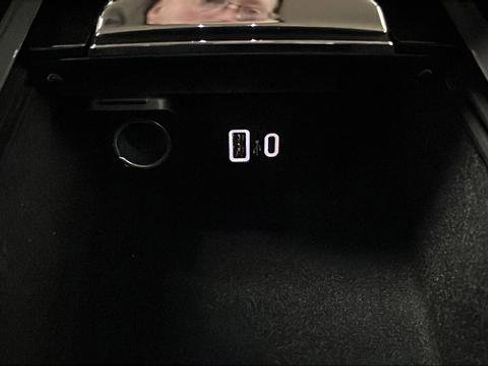 Used 2024 Lincoln Corsair AWD image 17