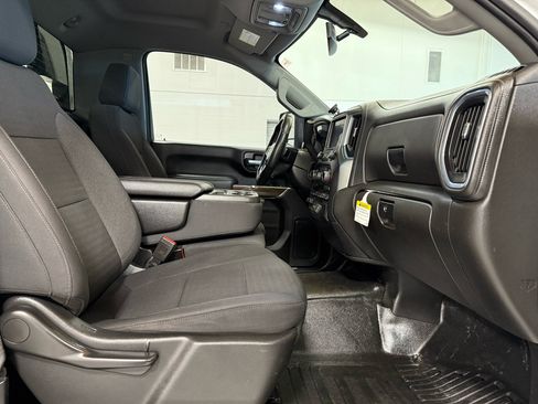 Used 2022 Chevrolet Silverado 3500 LT w/ Convenience Package image 18