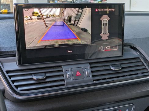 Used 2023 Audi Q5 2.0T Premium w/ Convenience Package image 13