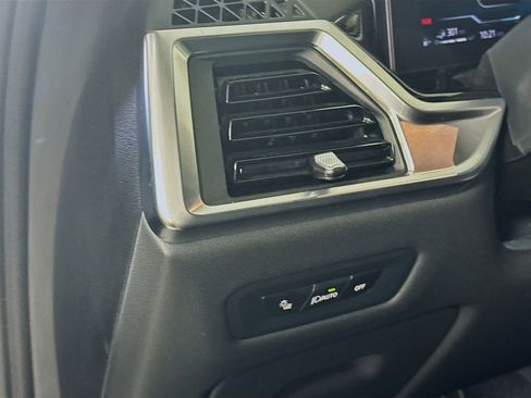 Used 2026 BMW X5 xDrive50e w/ M Sport Package image 11