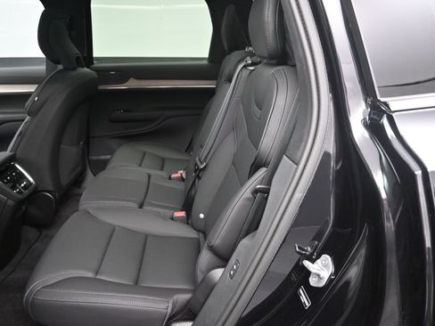 New 2025 Volvo EX90 Plus image 14