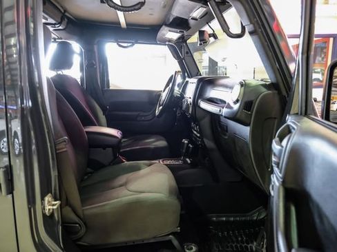 Used 2017 Jeep Wrangler Unlimited Sport image 30