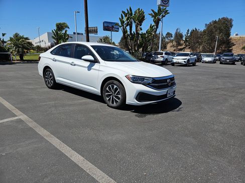 Used 2024 Volkswagen Jetta S FWD image 3