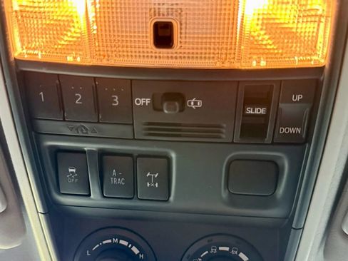 Used 2018 Toyota 4Runner TRD Off-Road Premium image 17