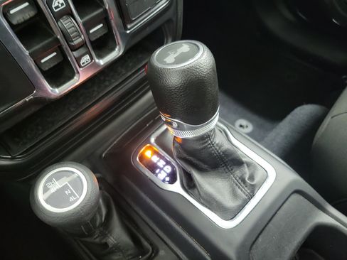 Used 2023 Jeep Wrangler Unlimited Sport AWD/4WD image 31