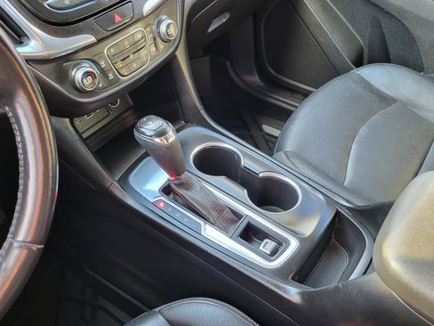 Used 2020 Chevrolet Equinox LT w/ Sport Edition image 29