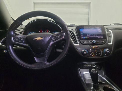 Used 2020 Chevrolet Malibu LT FWD image 22