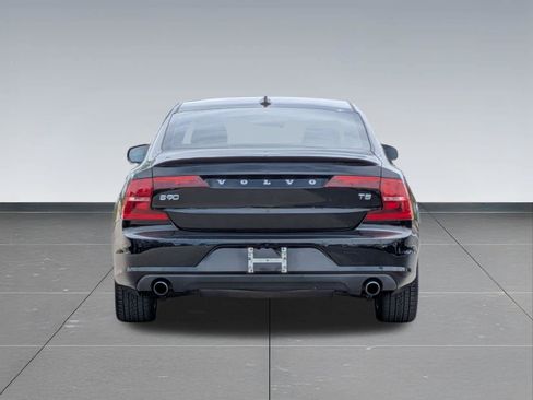 Used 2017 Volvo S90 T5 Momentum w/ Convenience Package FWD image 4