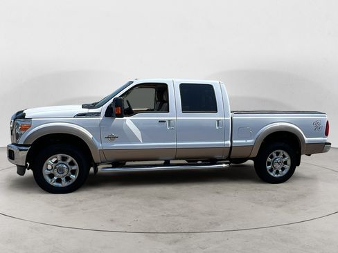 Used 2011 Ford F250 Lariat w/ Lariat Interior Pkg AWD/4WD image 3