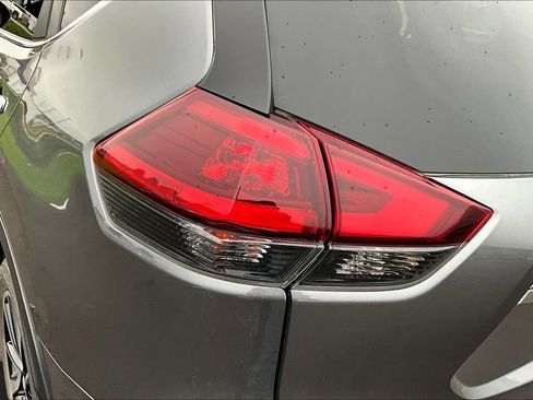 Used 2019 Nissan Rogue SL AWD/4WD image 19