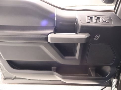 Used 2018 Ford F150 XLT w/ Equipment Group 302A Luxury AWD/4WD image 17