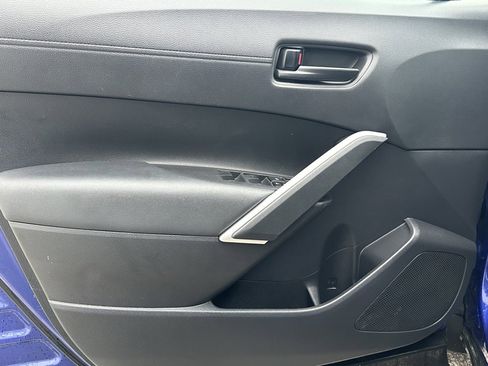 Used 2022 Toyota Corolla Cross LE image 10