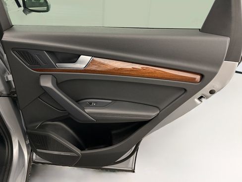 Used 2022 Audi Q5 2.0T Premium Plus w/ Premium Plus Package image 33