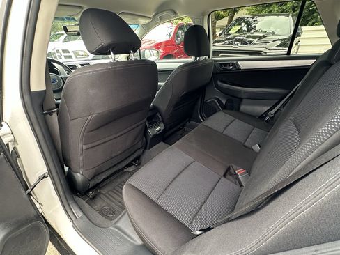 Used 2018 Subaru Outback 2.5i Premium AWD/4WD image 8
