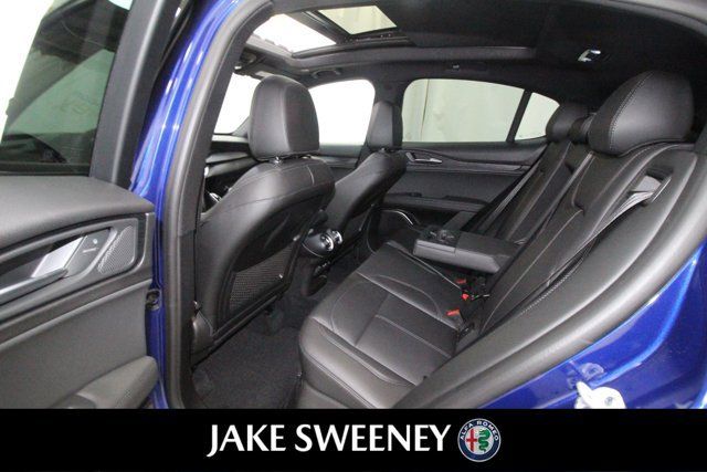 Used 2022 Alfa Romeo Stelvio Sprint AWD/4WD image 13