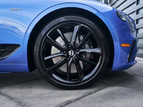 Used 2023 Bentley Continental GT Azure image 21