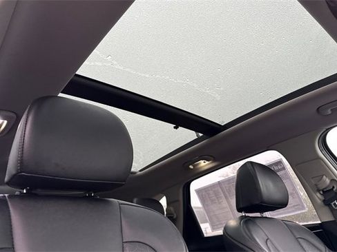 Certified 2023 Kia Sorento EX w/ Panoramic Sunroof Package image 24