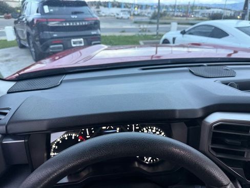 Used 2022 Toyota Tundra SR5 w/ SR5 Convenience Package image 27