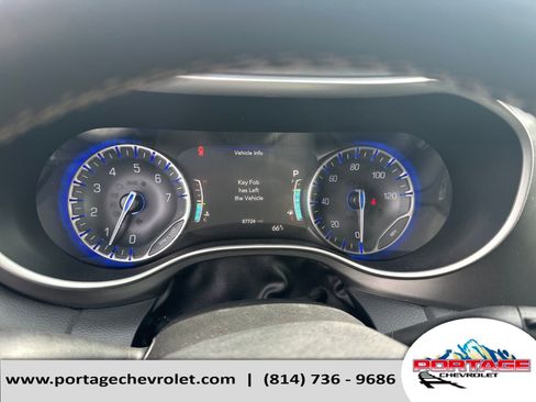Used 2023 Chrysler Pacifica Touring-L FWD image 15