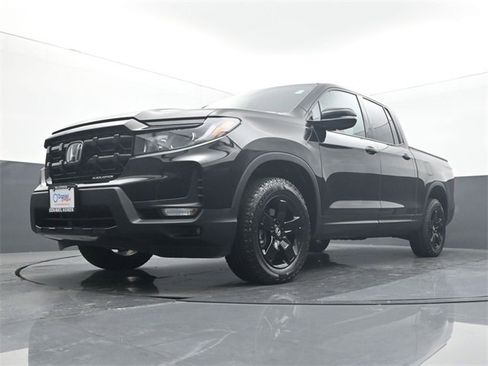 Used 2025 Honda Ridgeline Black Edition image 8