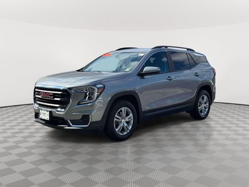 Used 2023 GMC Terrain SLE w/ Driver Convenience Package AWD/4WD image 3