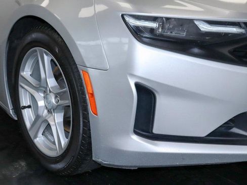 Used 2019 Chevrolet Camaro LT image 9