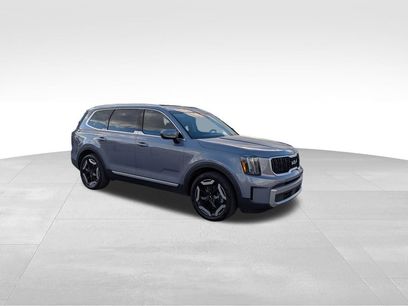 Certified 2023 Kia Telluride EX w/ EX Captain's Chair Package