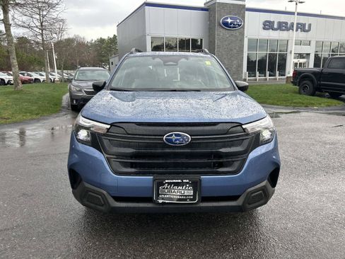 Used 2025 Subaru Forester AWD/4WD image 8