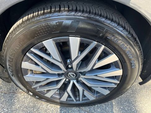 Used 2025 Nissan Altima 2.5 SV FWD image 29
