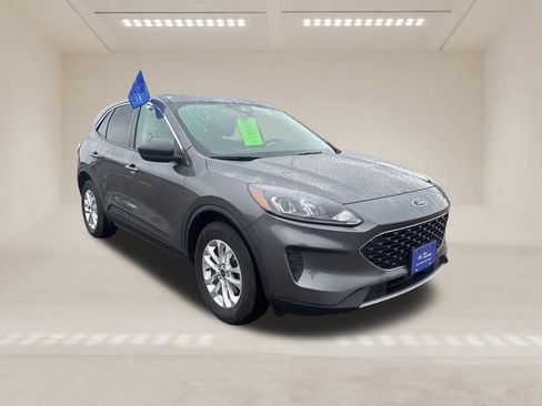 Used 2022 Ford Escape SE w/ Cold Weather Package image 1