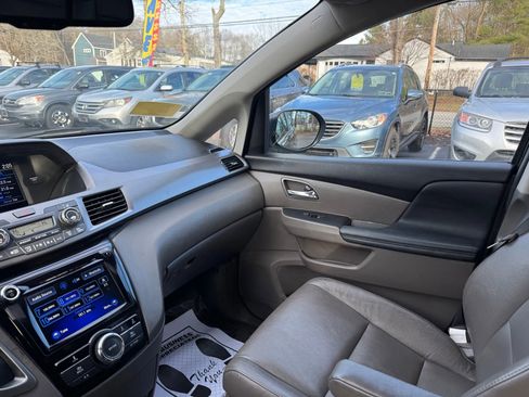 Used 2016 Honda Odyssey EX-L image 27