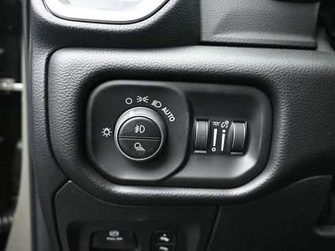 New 2026 RAM 1500 4x4 Crew Cab image 17