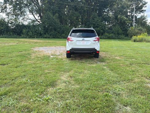 Used 2024 Subaru Forester Premium AWD/4WD image 4