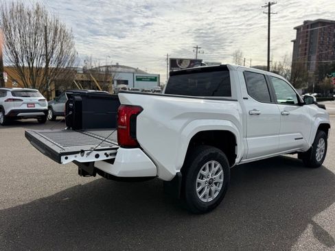 New 2025 Toyota Tacoma SR5 AWD/4WD image 10