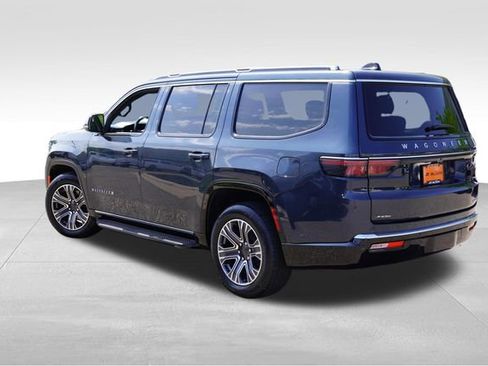 Used 2024 Jeep Wagoneer Series II w/ Flexible Seating Group AWD/4WD image 7
