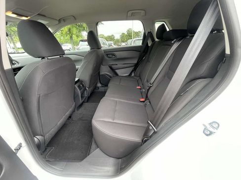 Used 2025 Nissan Rogue S image 10