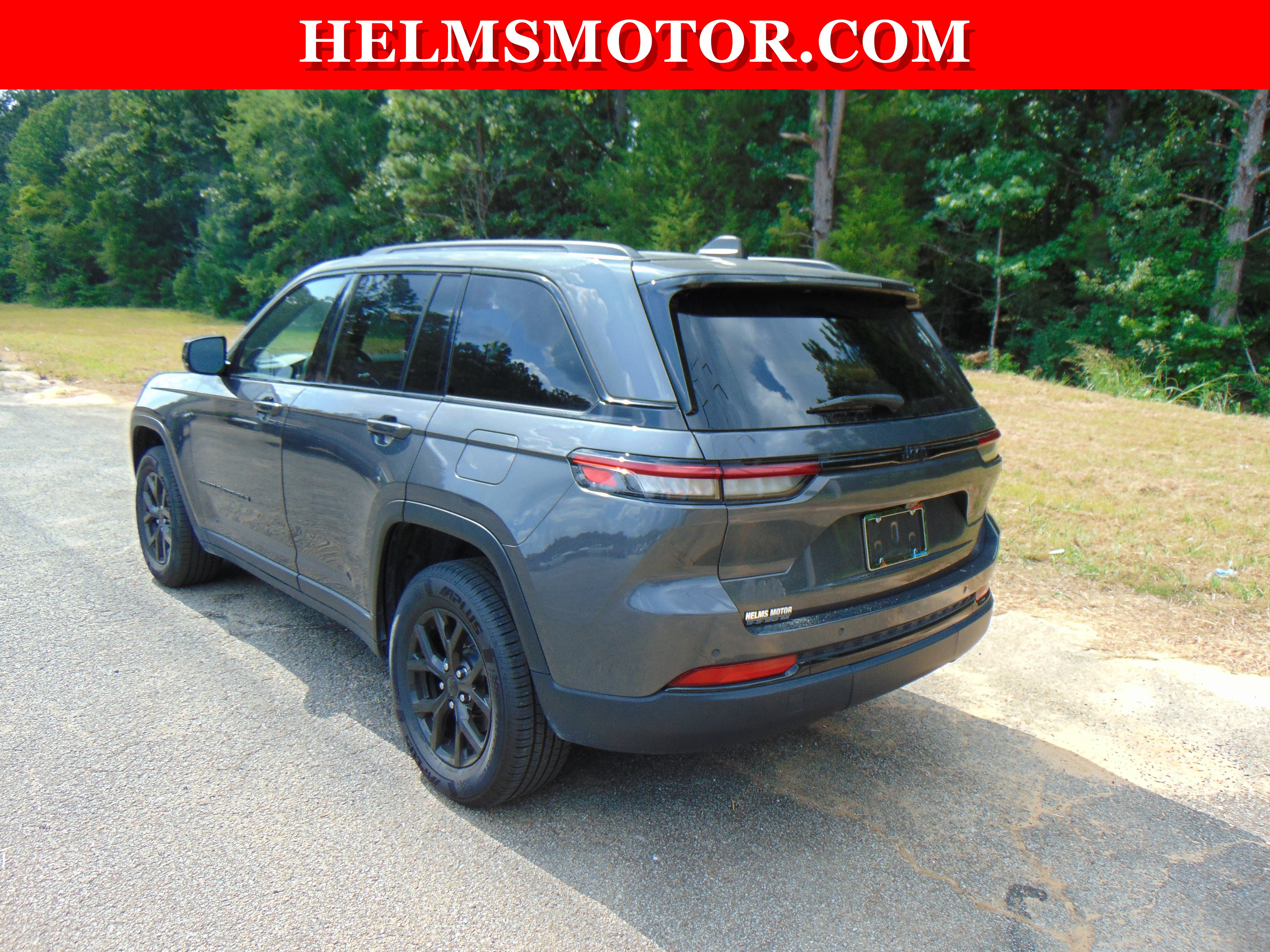 Certified 2024 Jeep Grand Cherokee Altitude RWD image 9